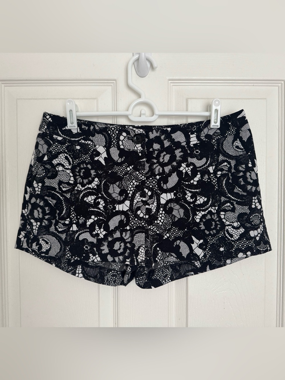 Express Lace Print Shorts